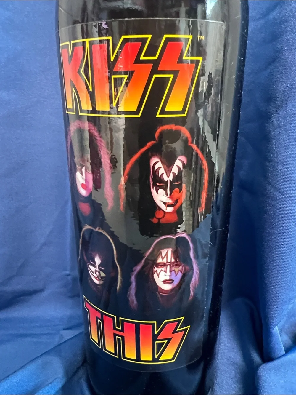 Celebrity Cellars KISS THIS Ltd #5849/60K Mint/Sealed